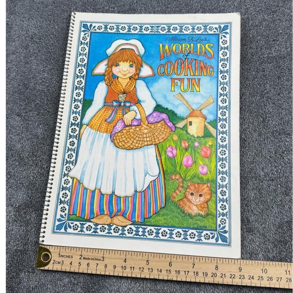 Miriam Loo Worlds of Cooking‎ Fun Cookbook for Children 1981 Vintage Current Inc
